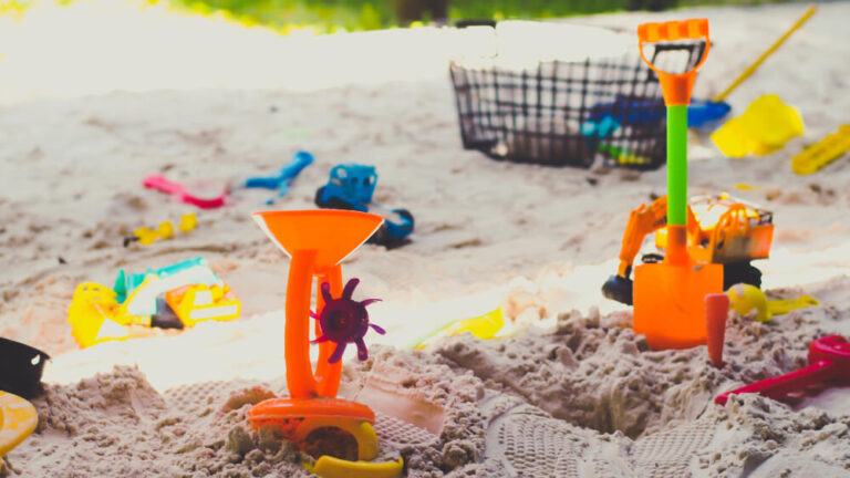Zabawki do piaskownicy uwielbiane przez dzieci