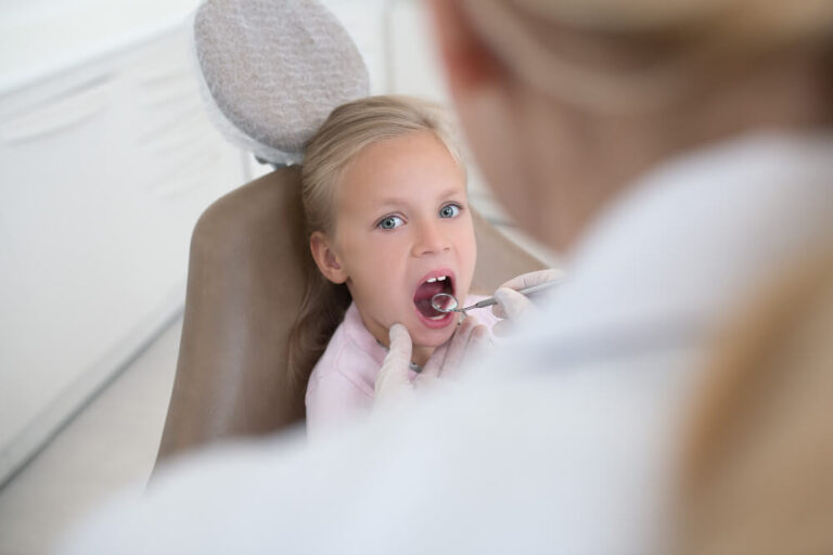 Jak dbać o higienę jamy ustnej u dziecka?