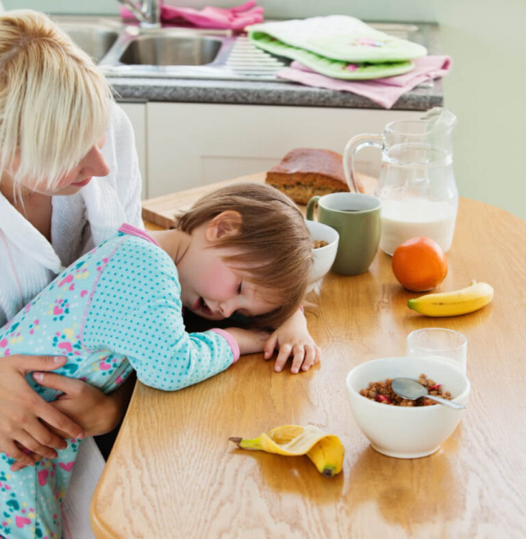 Jak skutecznie i bezpiecznie obudzić dziecko?